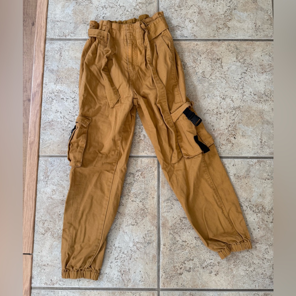 Forever 21 Women's Brown Cargo Pants